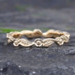 Pattiring Delicate Yellow Gold Wedding Band