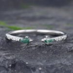 Pattiring Kite Cut Moss Agate White Gold Open Wedding Band