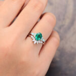 Pattiring Oval Cut Emerald White Gold Engagement Ring Set