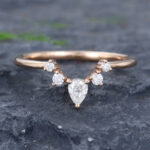 Pattiring Pear Shaped Moissanite Rose Gold Curved Wedding Band