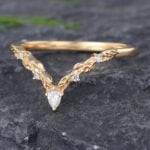 Pattiring Pear Shaped Moissanite Yellow Gold Curved Wedding Band