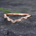 Pattiring Simple Rose gold Curved Wedding Band