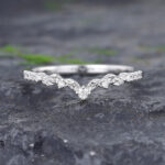 Pattiring Vintage Moissanite White Gold Curved Wedding Band
