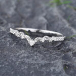 Pattiring Vintage Moissanite White Gold Curved Wedding Band