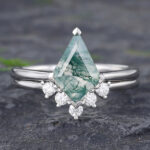 Pattiring Kite Shaped Moss Agate White Gold Engagement Ring Set