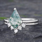 Pattiring Kite Shaped Moss Agate White Gold Engagement Ring Set 4