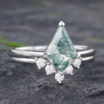 Pattiring Kite Shaped Moss Agate White Gold Engagement Ring Set 5