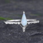 Pattiring Kite Shaped Opal White Gold Engagement Ring 4