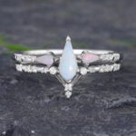Pattiring Kite Shaped Opal White Gold Engagement Ring Set