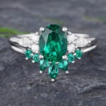 Pattiring Oval Cut Emerald White Gold Emerald Engagement Ring Set