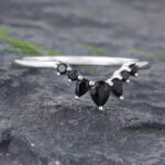 Pattiring Pear Shaped Black Onyx White Gold Curved Wedding Band