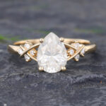Pattiring Pear Shaped Moissanite Solid Gold Diamonds Cluster Engagement Ring