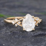 Pattiring Pear Shaped Moissanite Solid Gold Diamonds Cluster Engagement Ring 2