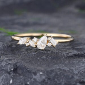 Pattiring 14K Gold Pear Shaped Moissanite Dainty Engagement Ring