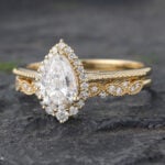 2PCS Vintage Pear Cut Lab Grown Diamond Halo Engagement Ring Set