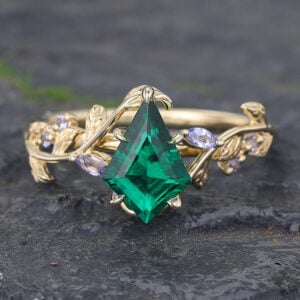 Green Sapphire vs Emerald