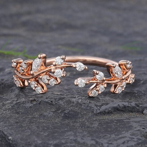 Leaf-Inspired Moissanite Open Curved Wedding Band