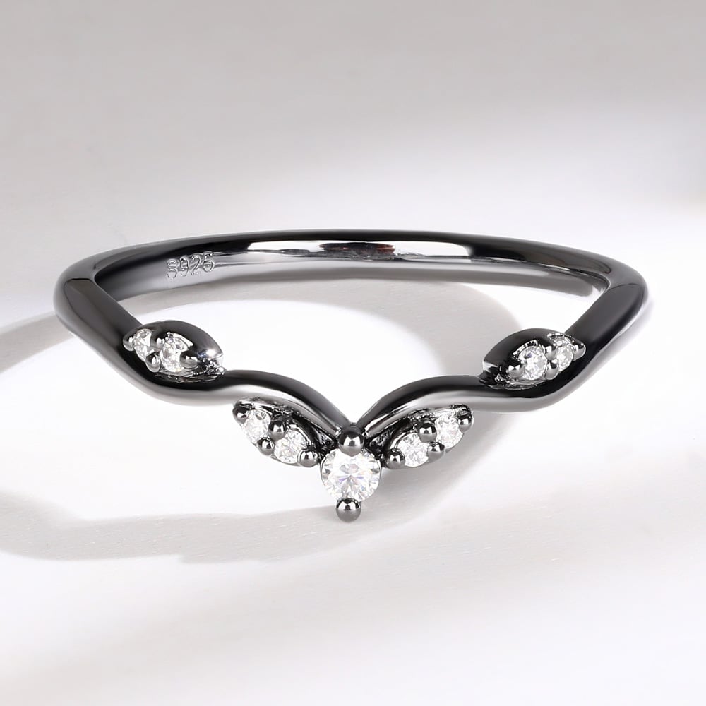 Black Gold Curved Moissanite Unique Diamond Wedding Band