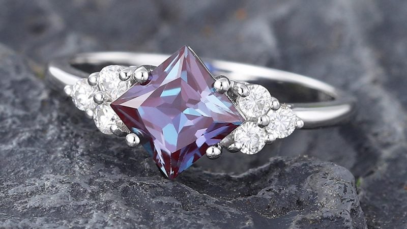 Real Alexandrite Worth: Price, Color Change, and How to Tell If It’s Genuine