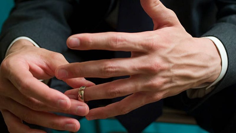 Do Men Wear Engagement Rings